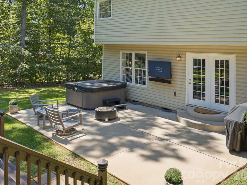 168 Forest Creek Drive, Statesville, NC 28625.  MLS# CAR4422853, YatesRealty ID 51252. 