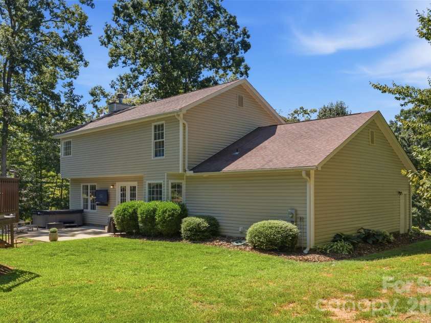 168 Forest Creek Drive, Statesville, NC 28625.  MLS# CAR4422853, YatesRealty ID 51252. 