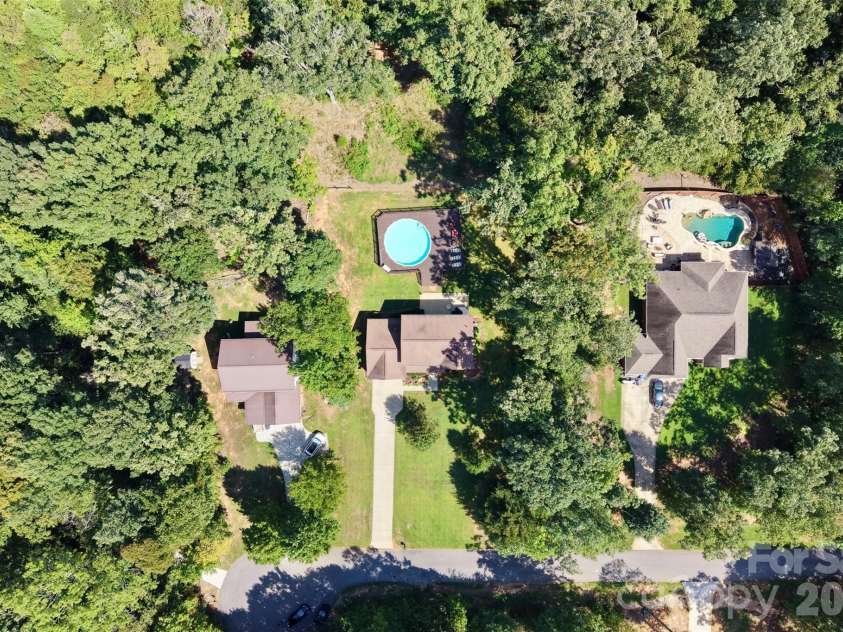168 Forest Creek Drive, Statesville, NC 28625.  MLS# CAR4422853, YatesRealty ID 51252. 