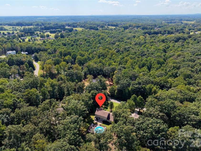 168 Forest Creek Drive, Statesville, NC 28625.  MLS# CAR4422853, YatesRealty ID 51252. 