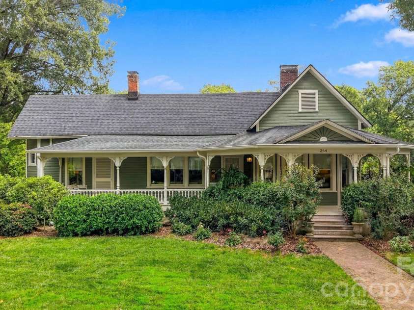364 6th Street, Hickory, NC 28601.  MLS# CAR4423550, YatesRealty ID 51253. 