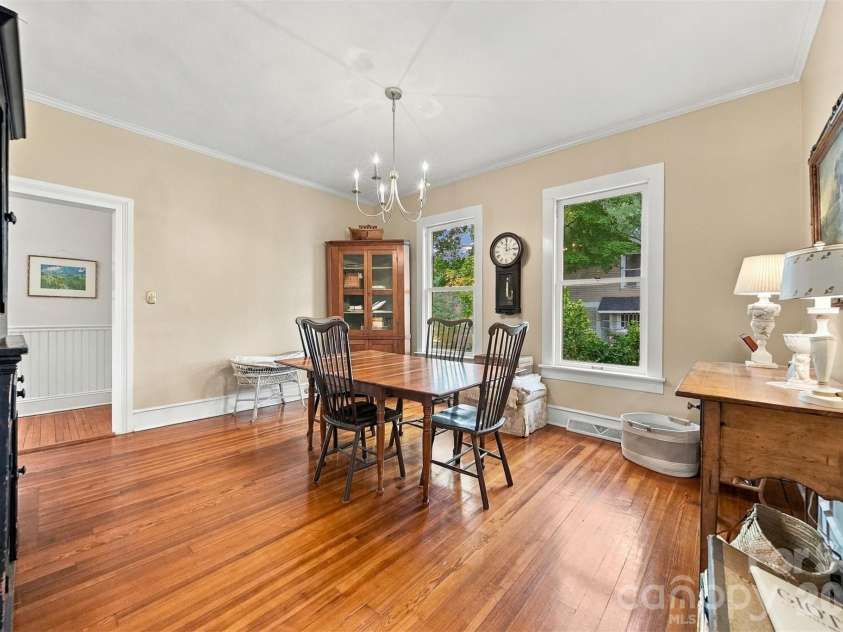 364 6th Street, Hickory, NC 28601.  MLS# CAR4423550, YatesRealty ID 51253. 