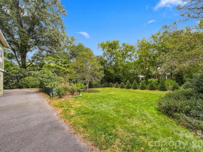 364 6th Street, Hickory, NC 28601.  MLS# CAR4423550, YatesRealty ID 51253. 