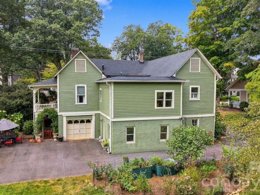 364 6th Street, Hickory, NC 28601.  MLS# CAR4423550, YatesRealty ID 51253. 