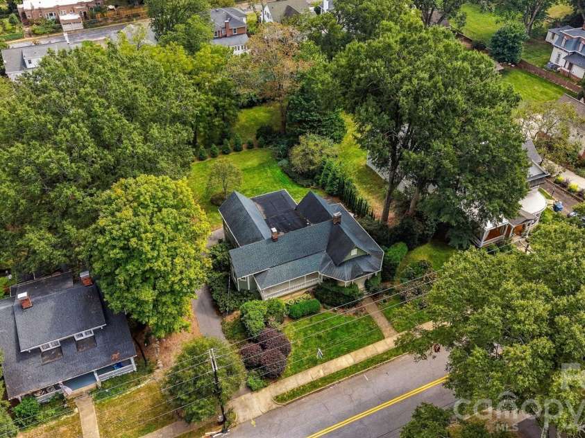 364 6th Street, Hickory, NC 28601.  MLS# CAR4423550, YatesRealty ID 51253. 