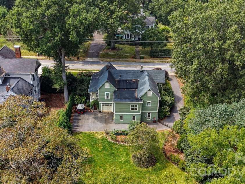 364 6th Street, Hickory, NC 28601.  MLS# CAR4423550, YatesRealty ID 51253. 