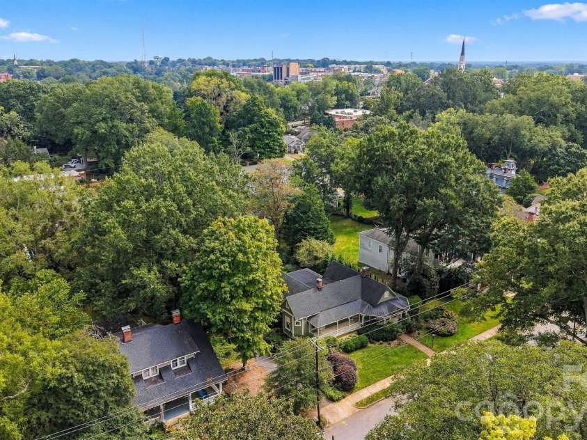 364 6th Street, Hickory, NC 28601.  MLS# CAR4423550, YatesRealty ID 51253. 