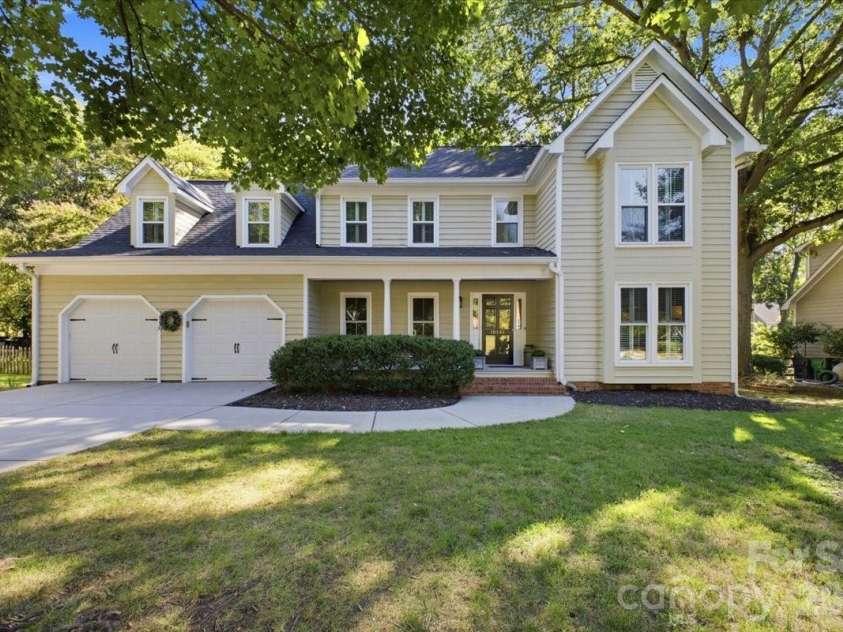 10141 Hanover Glen Road, Charlotte, NC 28210.  MLS# CAR4423677, YatesRealty ID 51254. 