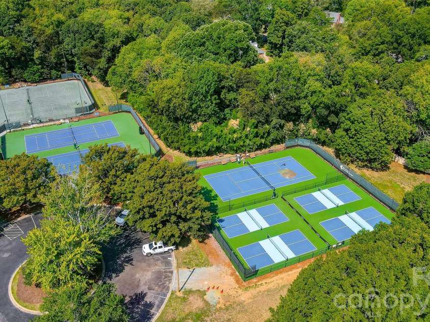 10141 Hanover Glen Road, Charlotte, NC 28210.  MLS# CAR4423677, YatesRealty ID 51254. 
