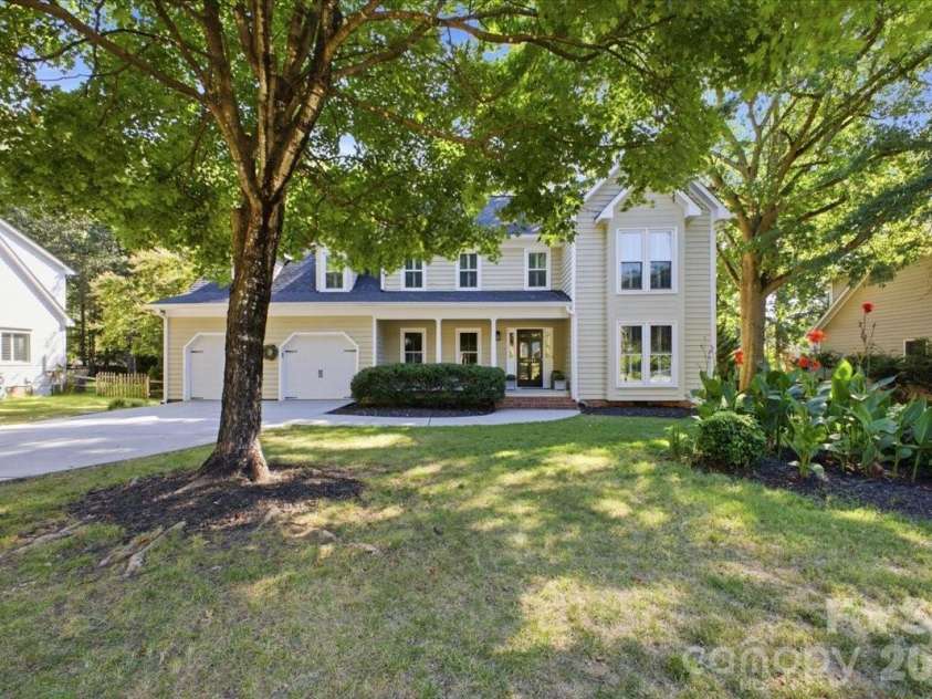 10141 Hanover Glen Road, Charlotte, NC 28210.  MLS# CAR4423677, YatesRealty ID 51254. 