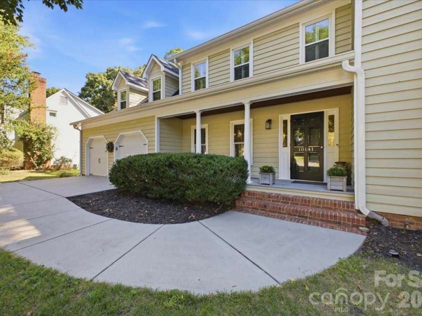 10141 Hanover Glen Road, Charlotte, NC 28210.  MLS# CAR4423677, YatesRealty ID 51254. 