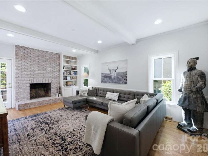 10141 Hanover Glen Road, Charlotte, NC 28210.  MLS# CAR4423677, YatesRealty ID 51254. 