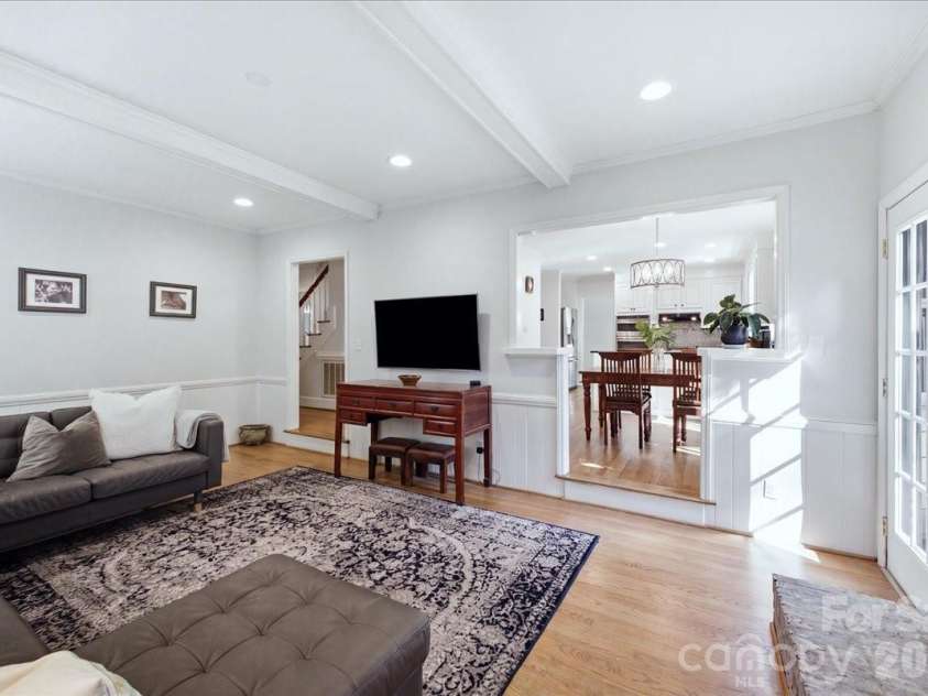 10141 Hanover Glen Road, Charlotte, NC 28210.  MLS# CAR4423677, YatesRealty ID 51254. 