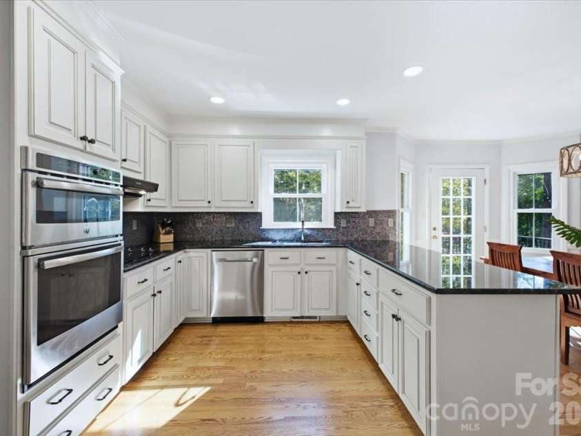 10141 Hanover Glen Road, Charlotte, NC 28210.  MLS# CAR4423677, YatesRealty ID 51254. 