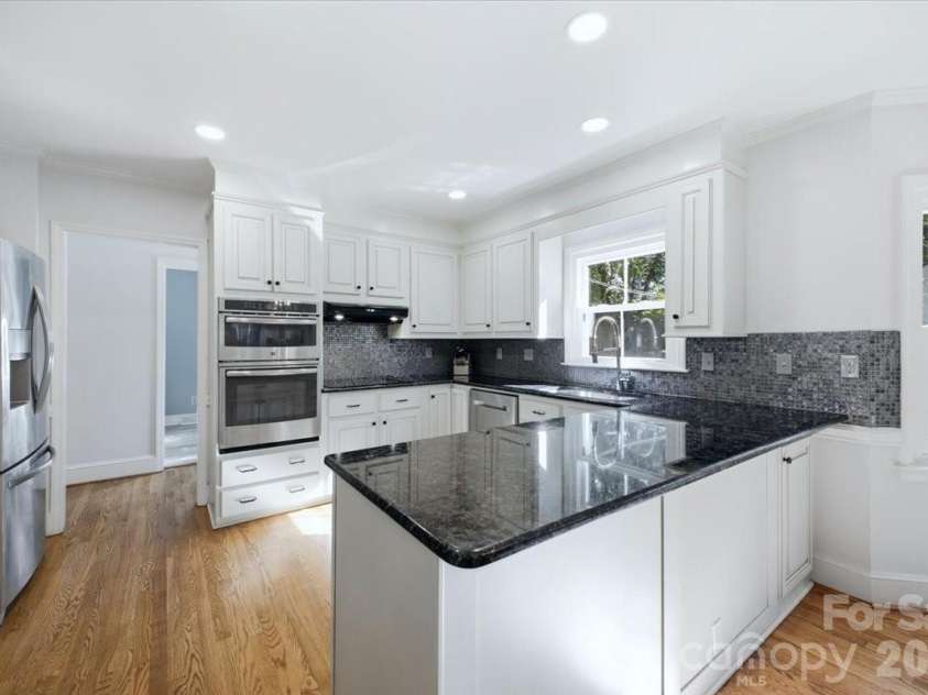 10141 Hanover Glen Road, Charlotte, NC 28210.  MLS# CAR4423677, YatesRealty ID 51254. 