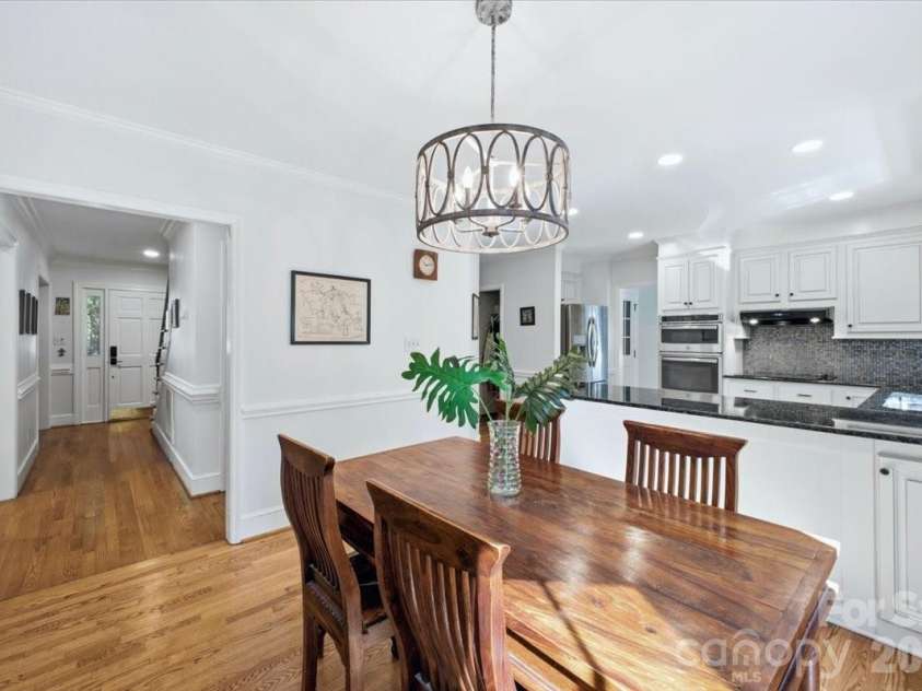10141 Hanover Glen Road, Charlotte, NC 28210.  MLS# CAR4423677, YatesRealty ID 51254. 