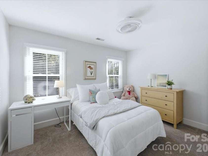 10141 Hanover Glen Road, Charlotte, NC 28210.  MLS# CAR4423677, YatesRealty ID 51254. 