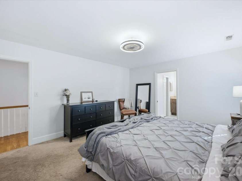 10141 Hanover Glen Road, Charlotte, NC 28210.  MLS# CAR4423677, YatesRealty ID 51254. 