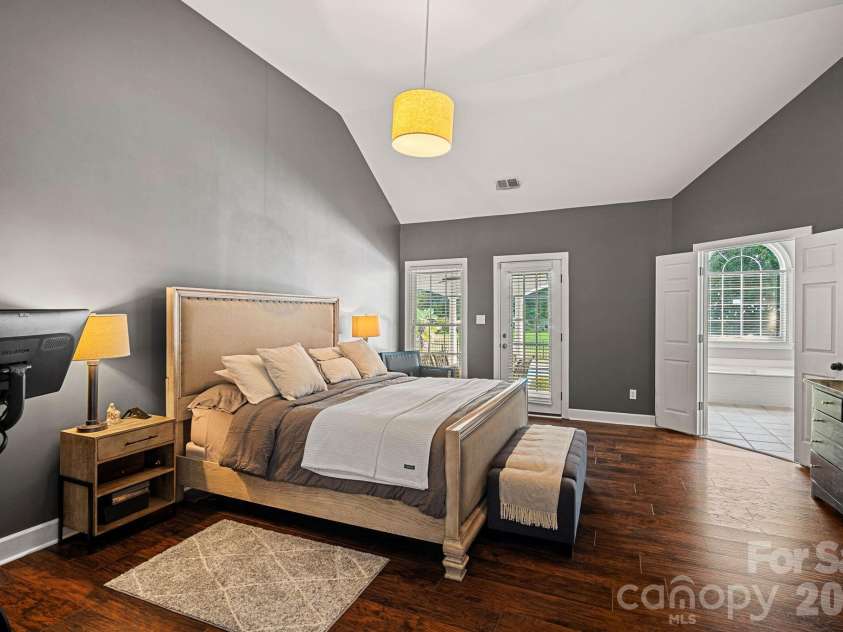18806 Boundary Oaks Court, Davidson, NC 28036.  MLS# CAR4423712, YatesRealty ID 51255. 