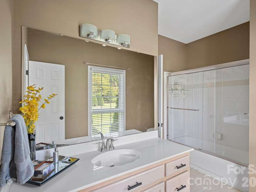 18806 Boundary Oaks Court, Davidson, NC 28036.  MLS# CAR4423712, YatesRealty ID 51255. 