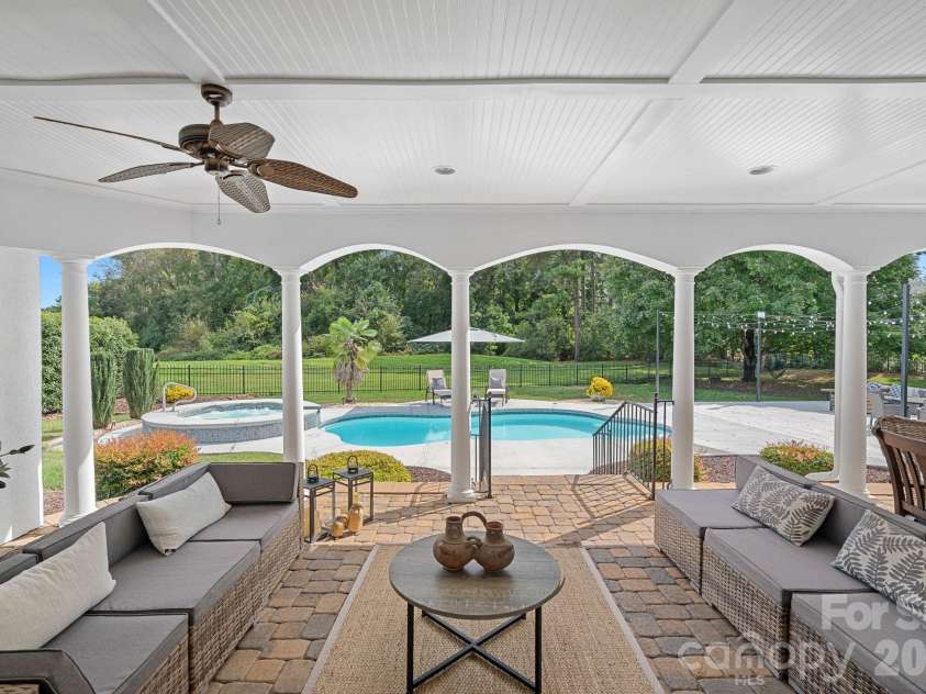 18806 Boundary Oaks Court, Davidson, NC 28036.  MLS# CAR4423712, YatesRealty ID 51255. 