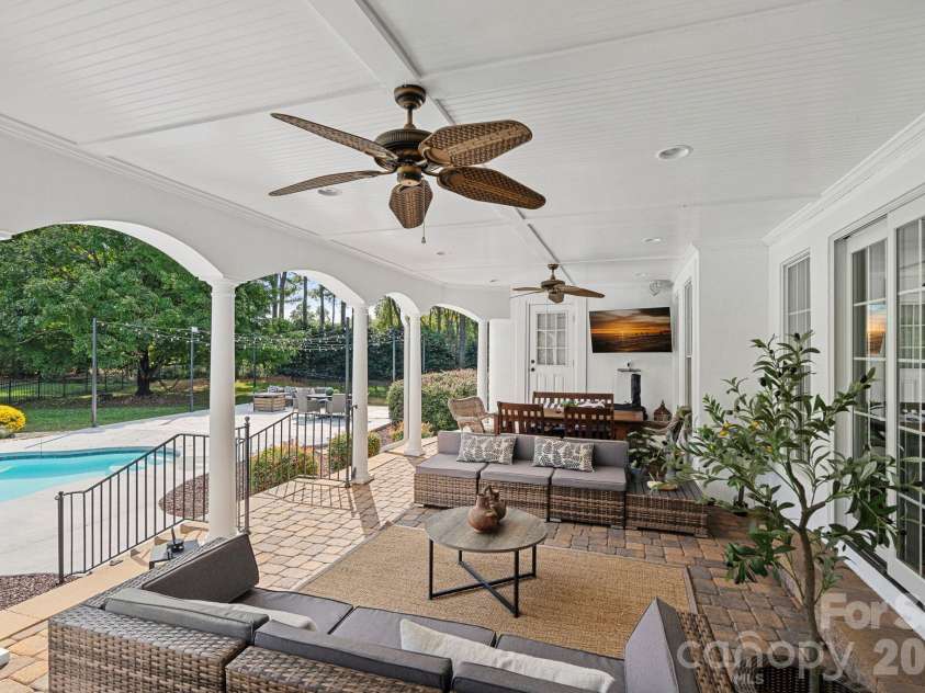 18806 Boundary Oaks Court, Davidson, NC 28036.  MLS# CAR4423712, YatesRealty ID 51255. 