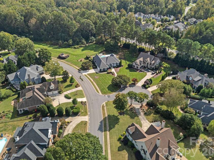 18806 Boundary Oaks Court, Davidson, NC 28036.  MLS# CAR4423712, YatesRealty ID 51255. 