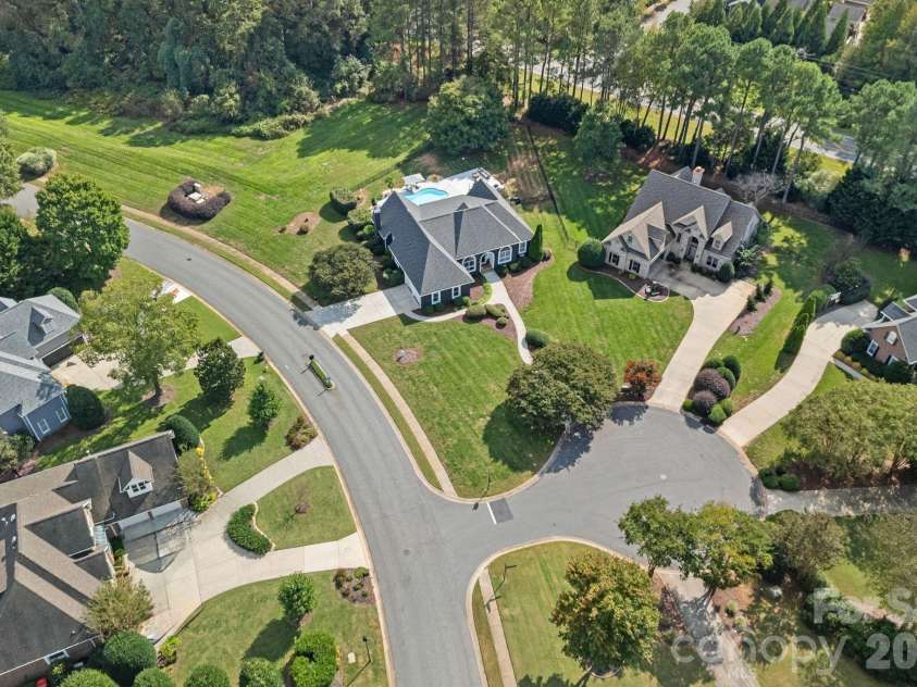 18806 Boundary Oaks Court, Davidson, NC 28036.  MLS# CAR4423712, YatesRealty ID 51255. 