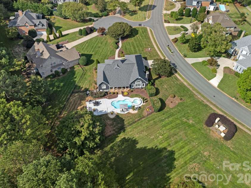 18806 Boundary Oaks Court, Davidson, NC 28036.  MLS# CAR4423712, YatesRealty ID 51255. 