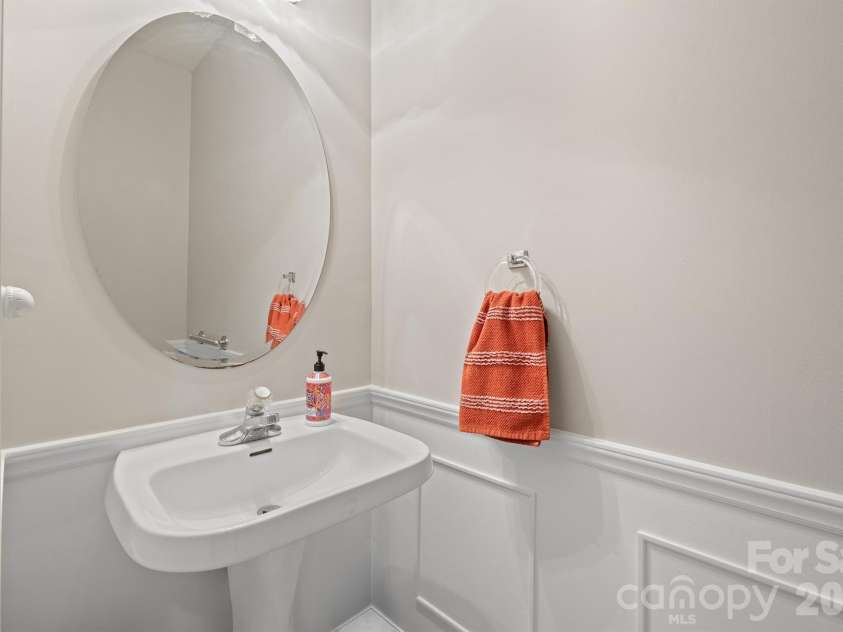 13618 Willow Breeze Lane, Huntersville, NC 28078.  MLS# CAR4424100, YatesRealty ID 51256. Half bath on main level