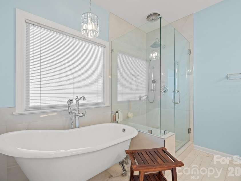 13618 Willow Breeze Lane, Huntersville, NC 28078.  MLS# CAR4424100, YatesRealty ID 51256. Primary bath 2
