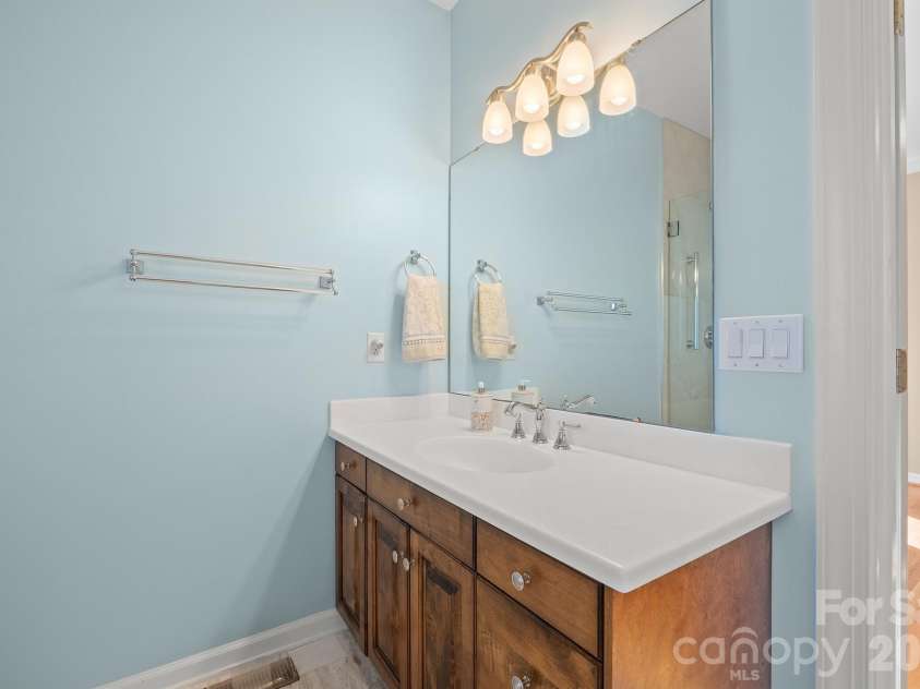 13618 Willow Breeze Lane, Huntersville, NC 28078.  MLS# CAR4424100, YatesRealty ID 51256. Primary bath 3