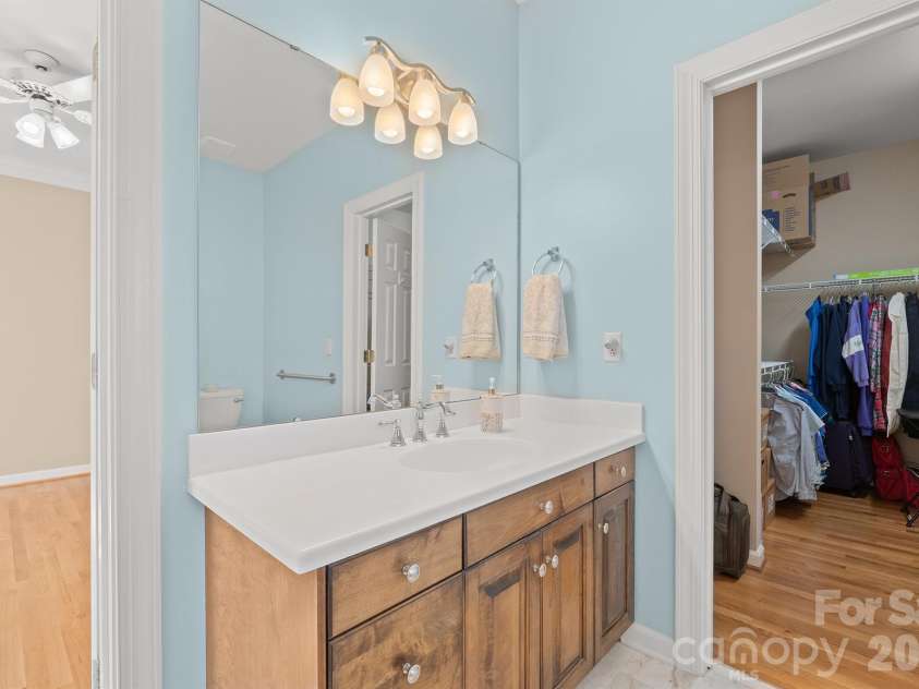 13618 Willow Breeze Lane, Huntersville, NC 28078.  MLS# CAR4424100, YatesRealty ID 51256. Primary bath 4
