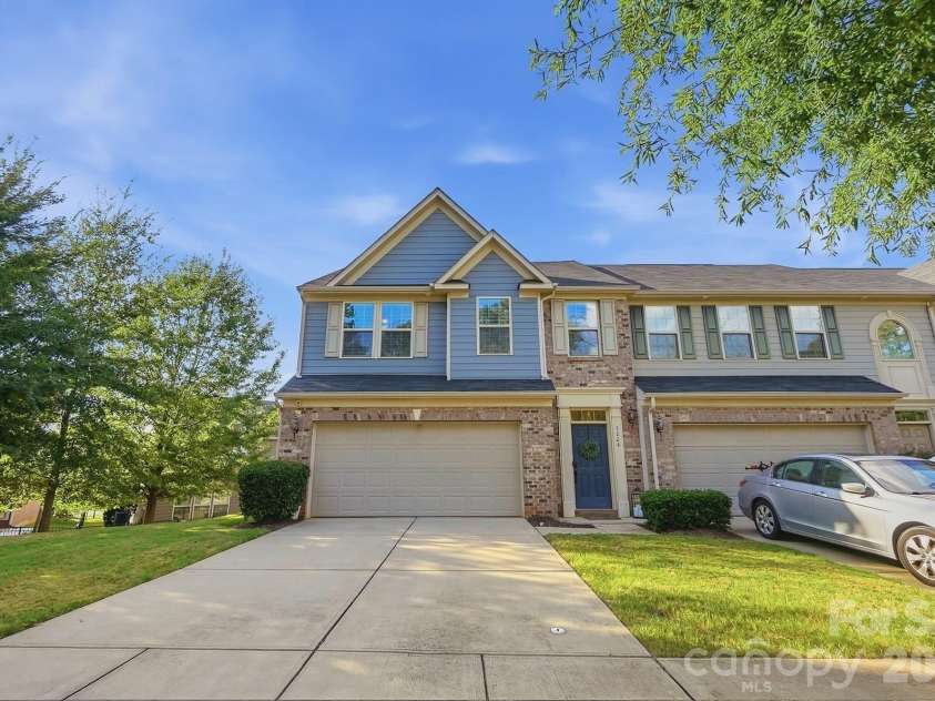 3224 Morgan Clark Road, Charlotte, NC 28208.  MLS# CAR4423182, YatesRealty ID 51257. End Unit located next to a green space for extra room and privacy
