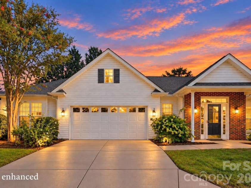 9218 Duckhorn Drive, Charlotte, NC 28277.  MLS# CAR4422862, YatesRealty ID 51258. 