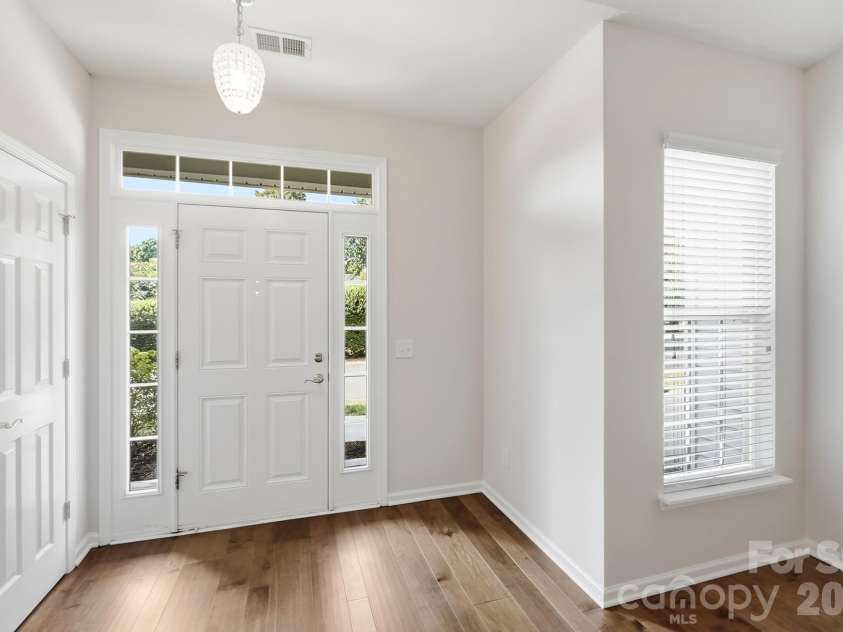 9218 Duckhorn Drive, Charlotte, NC 28277.  MLS# CAR4422862, YatesRealty ID 51258. 