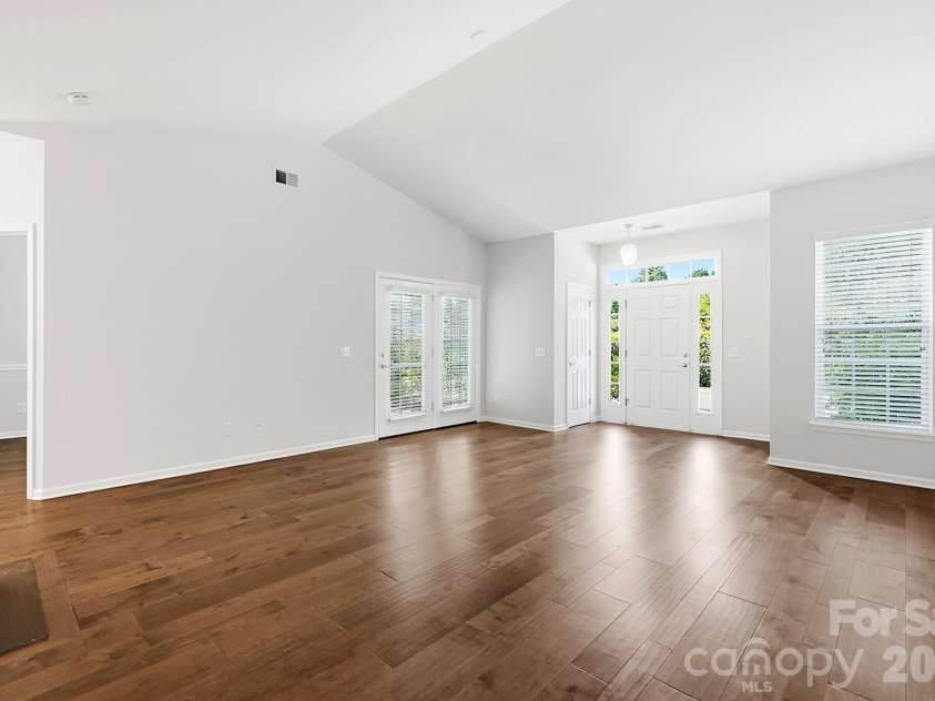 9218 Duckhorn Drive, Charlotte, NC 28277.  MLS# CAR4422862, YatesRealty ID 51258. 