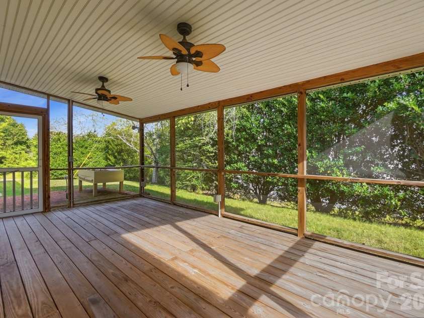 9218 Duckhorn Drive, Charlotte, NC 28277.  MLS# CAR4422862, YatesRealty ID 51258. 