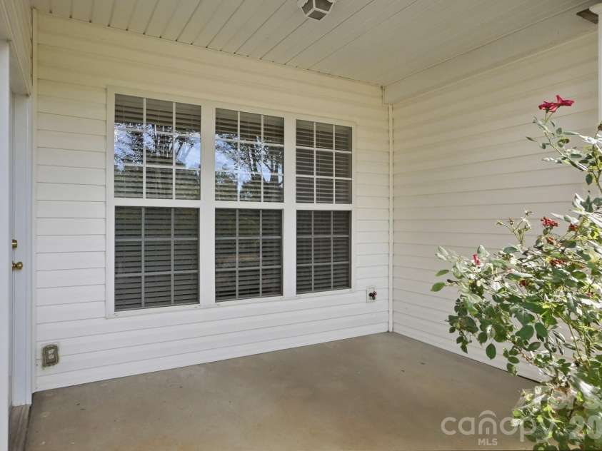 9218 Duckhorn Drive, Charlotte, NC 28277.  MLS# CAR4422862, YatesRealty ID 51258. 