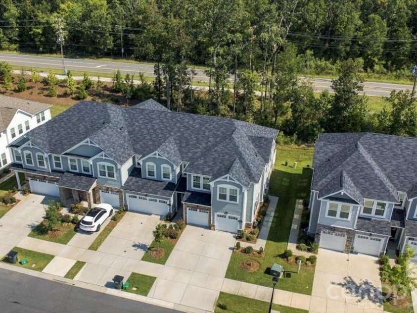 8036 Overmeadow Lane, Charlotte, NC 28269.  MLS# CAR4419889, YatesRealty ID 51259. 