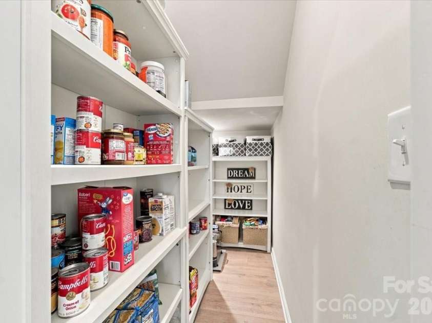 8036 Overmeadow Lane, Charlotte, NC 28269.  MLS# CAR4419889, YatesRealty ID 51259. 