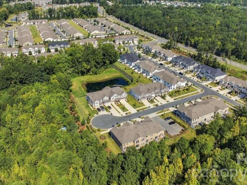 8036 Overmeadow Lane, Charlotte, NC 28269.  MLS# CAR4419889, YatesRealty ID 51259. Amenities