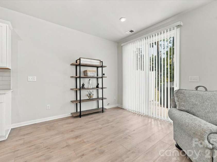 8036 Overmeadow Lane, Charlotte, NC 28269.  MLS# CAR4419889, YatesRealty ID 51259. Dining area