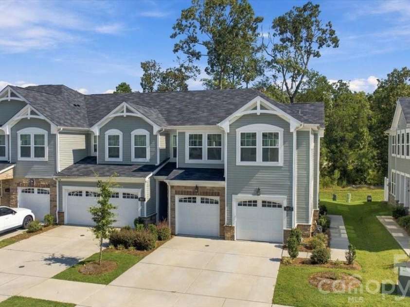 8036 Overmeadow Lane, Charlotte, NC 28269.  MLS# CAR4419889, YatesRealty ID 51259. Front of home