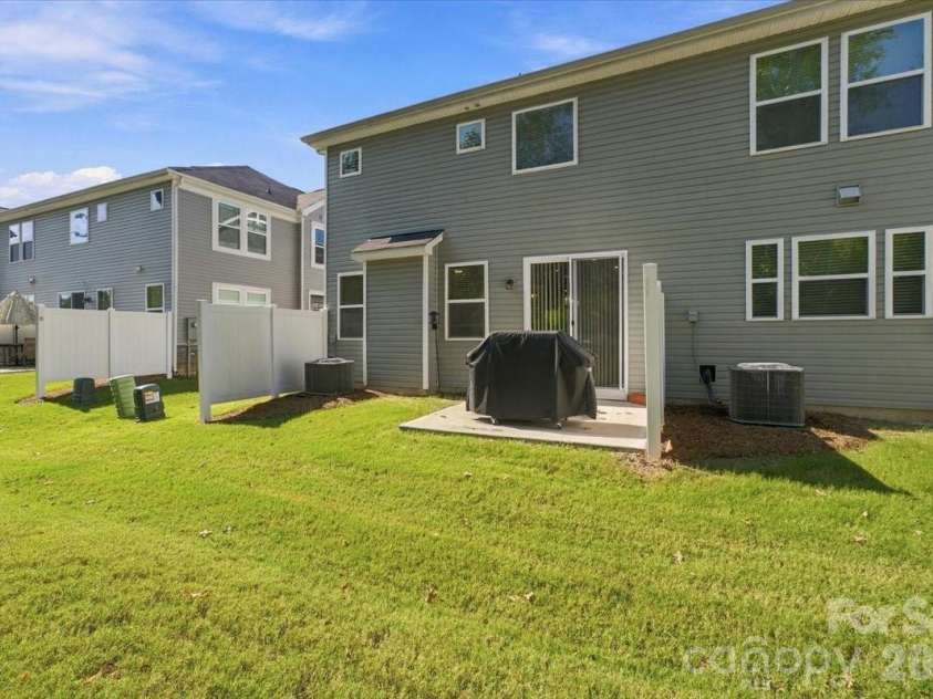 8036 Overmeadow Lane, Charlotte, NC 28269.  MLS# CAR4419889, YatesRealty ID 51259. Private backyard