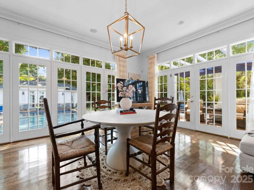 4016 Nettie Court, Charlotte, NC 28211.  MLS# CAR4097350, YatesRealty ID 5126. Breakfast area