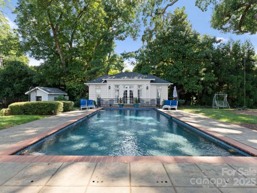 4016 Nettie Court, Charlotte, NC 28211.  MLS# CAR4097350, YatesRealty ID 5126. Pool