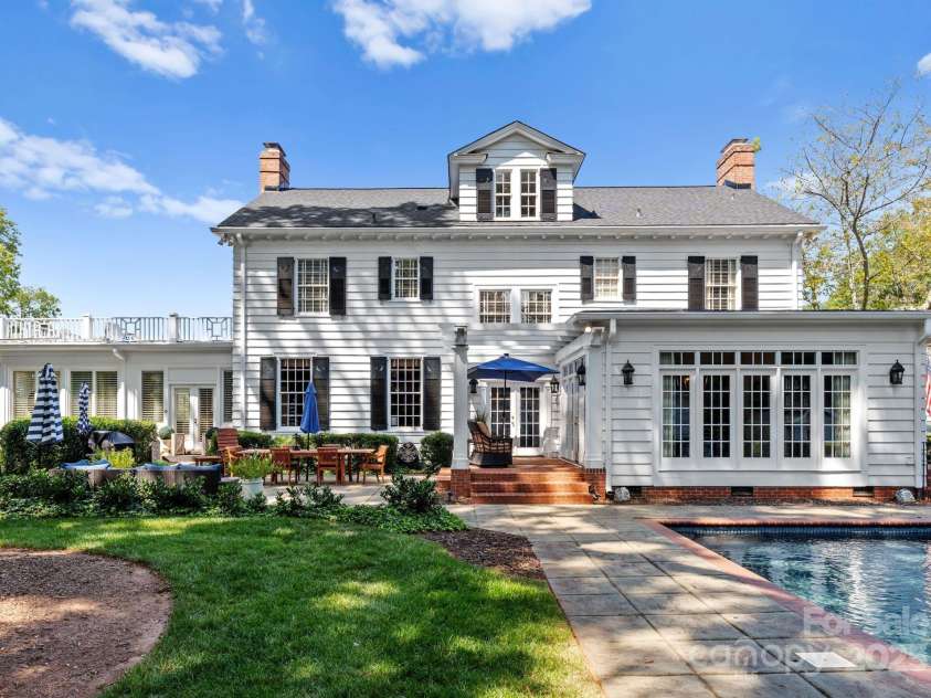 4016 Nettie Court, Charlotte, NC 28211.  MLS# CAR4097350, YatesRealty ID 5126. Pool and Patio area