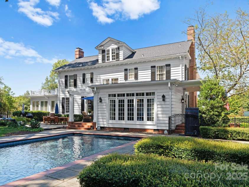 4016 Nettie Court, Charlotte, NC 28211.  MLS# CAR4097350, YatesRealty ID 5126. Pool and Patio area