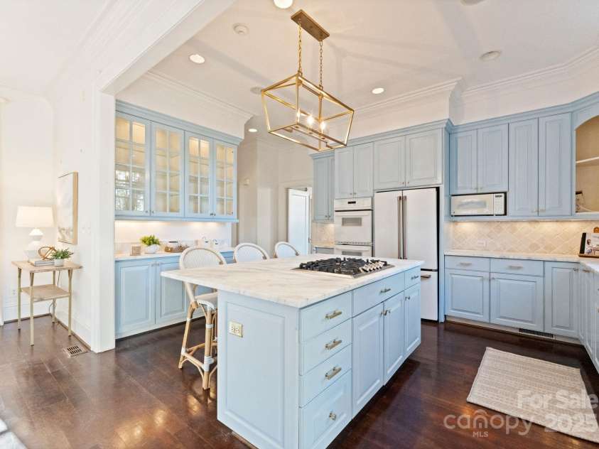 4016 Nettie Court, Charlotte, NC 28211.  MLS# CAR4318794, YatesRealty ID 5126. Kitchen 